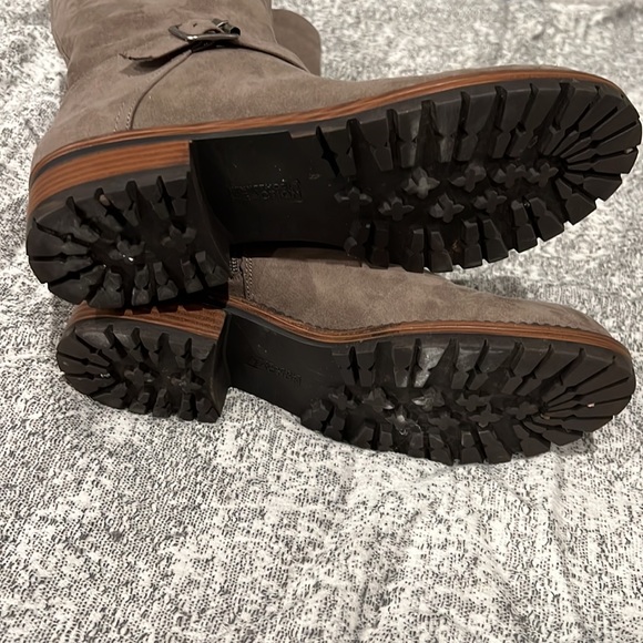 Taupe grey boots. Make an offer. Babies coming and I need room - Picture 2 of 4